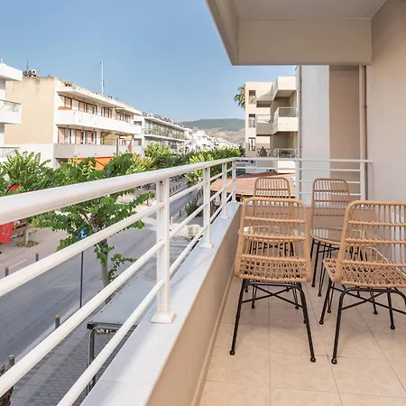 Apartamento Beachfront Haven, 3 Min To - Gaia 2 *