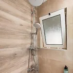 Beachfront Haven, 3 Min To - Gaia 2 Apartman